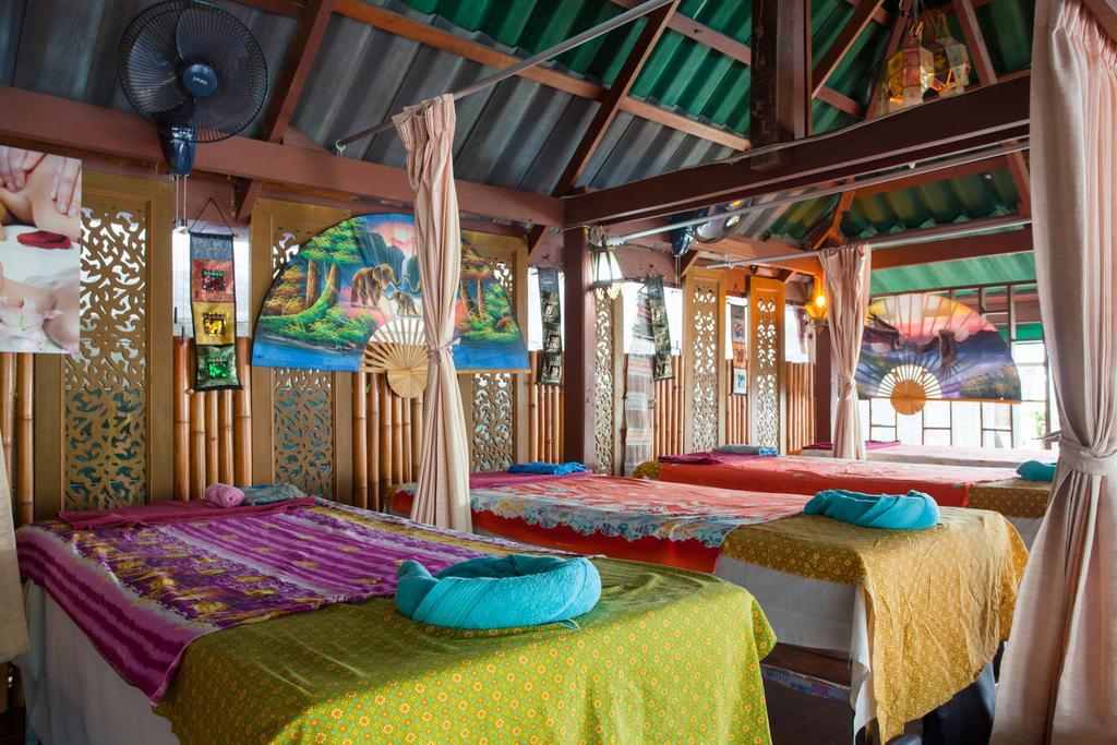 The Expat Hotel Patong Ngoại thất bức ảnh