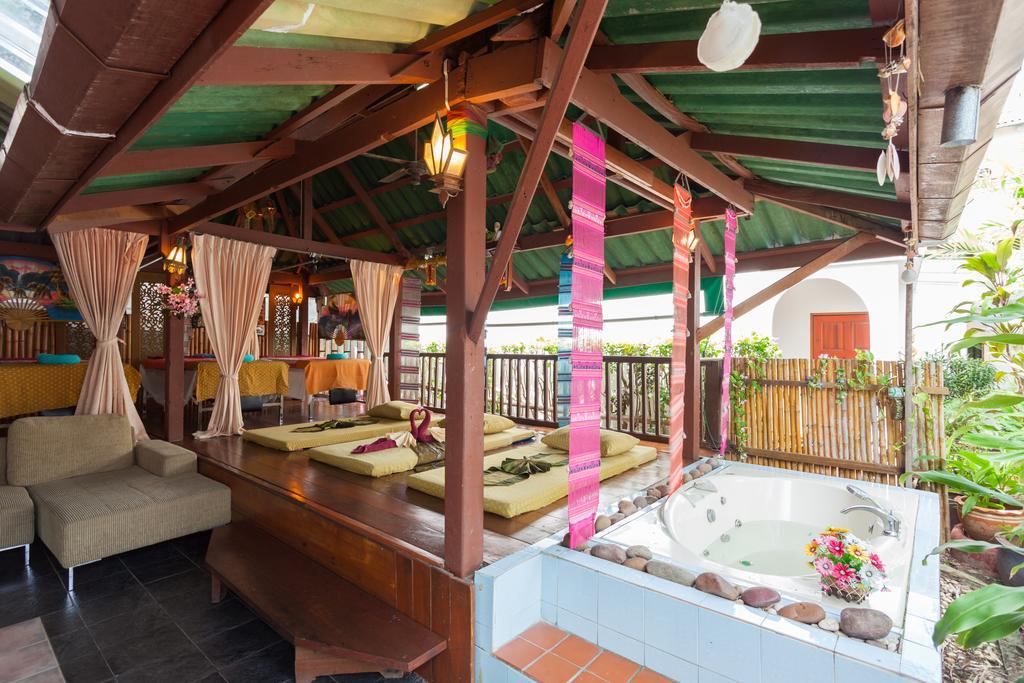 The Expat Hotel Patong Ngoại thất bức ảnh