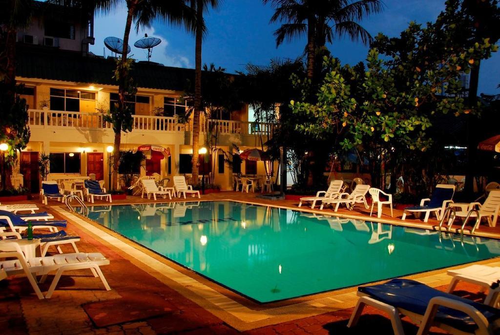 The Expat Hotel Patong Ngoại thất bức ảnh