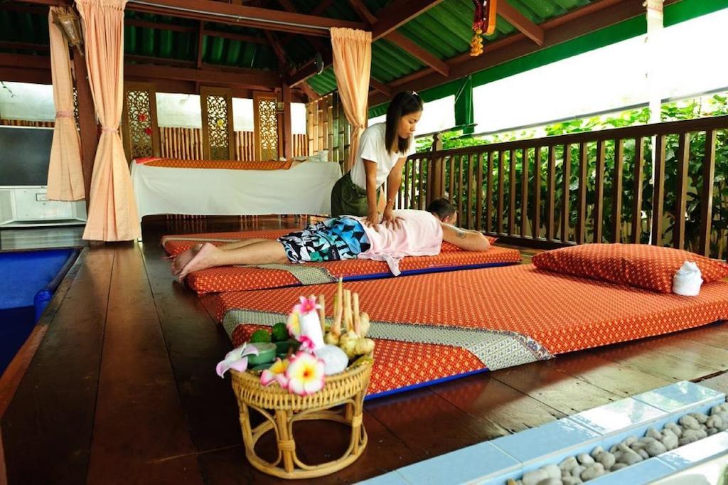 The Expat Hotel Patong Ngoại thất bức ảnh