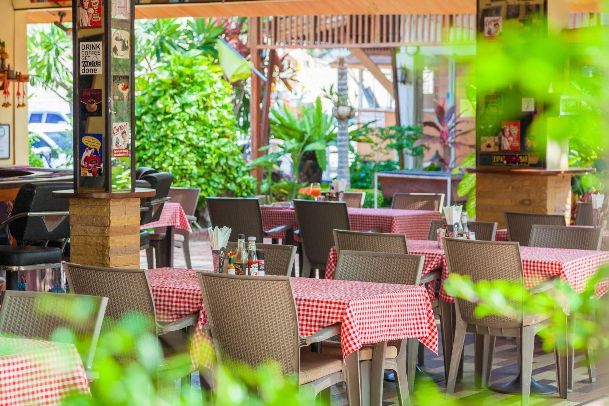 The Expat Hotel Patong Ngoại thất bức ảnh