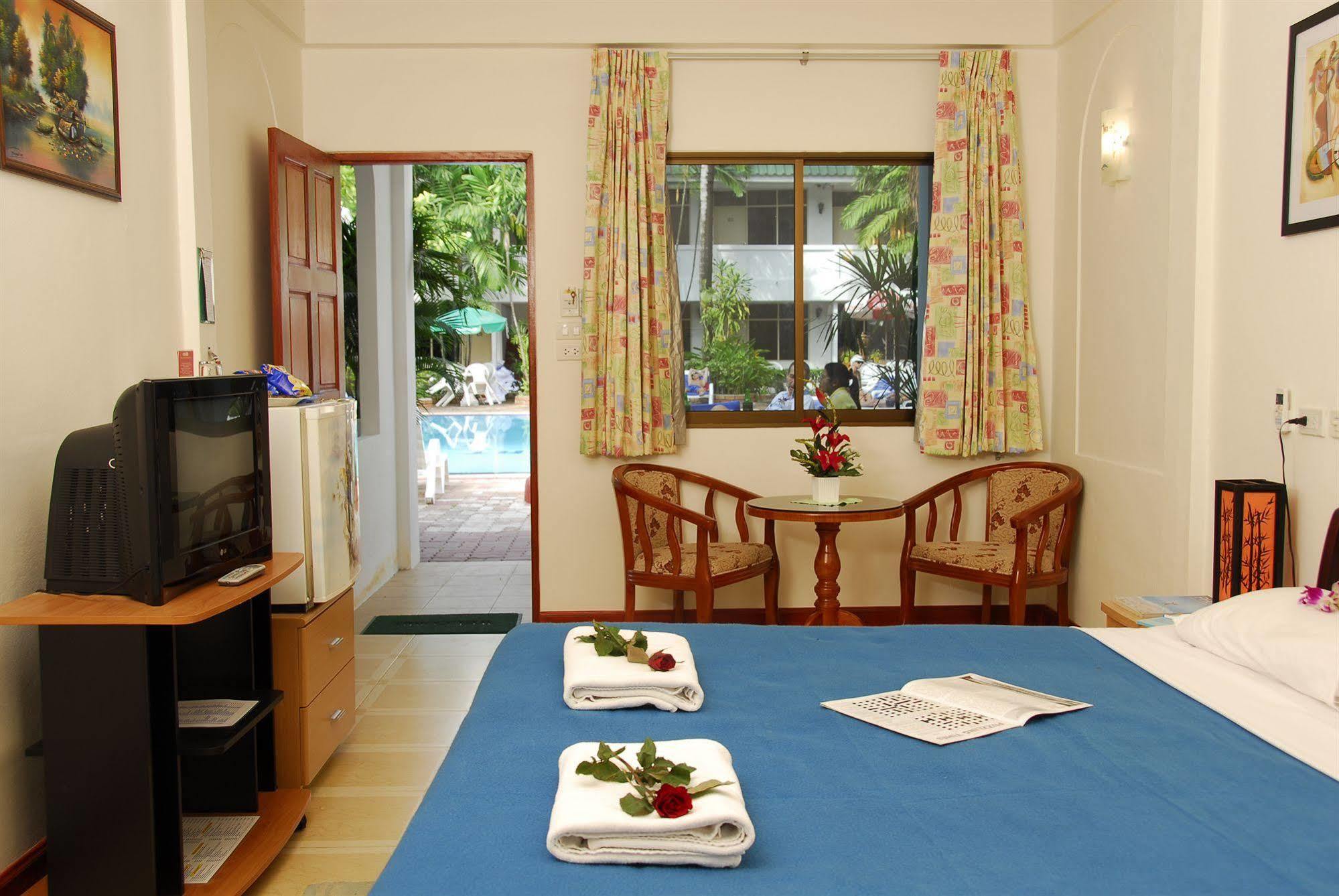 The Expat Hotel Patong Ngoại thất bức ảnh