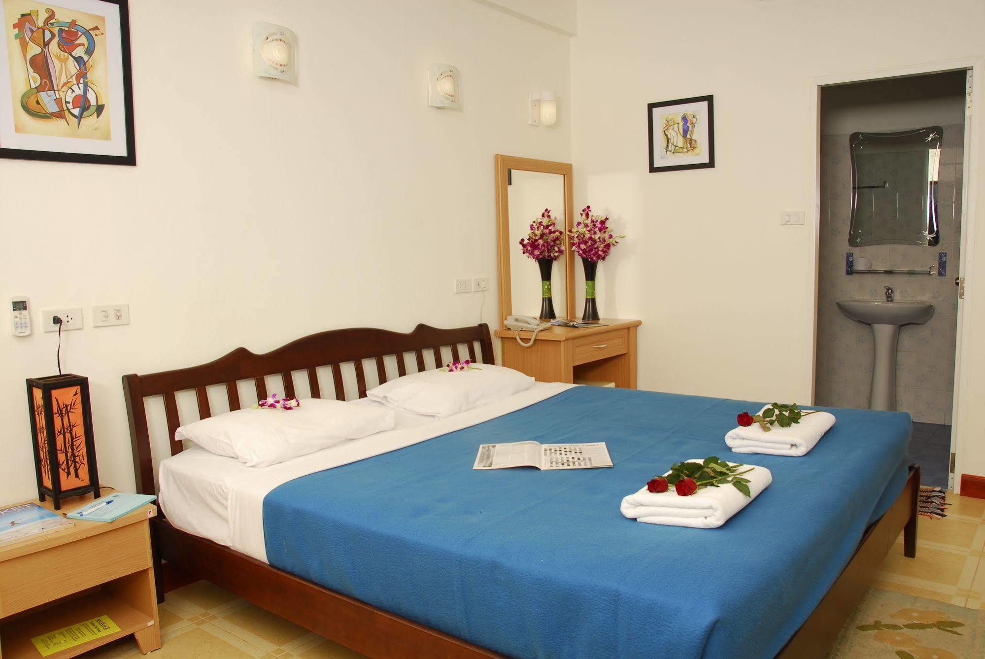 The Expat Hotel Patong Ngoại thất bức ảnh