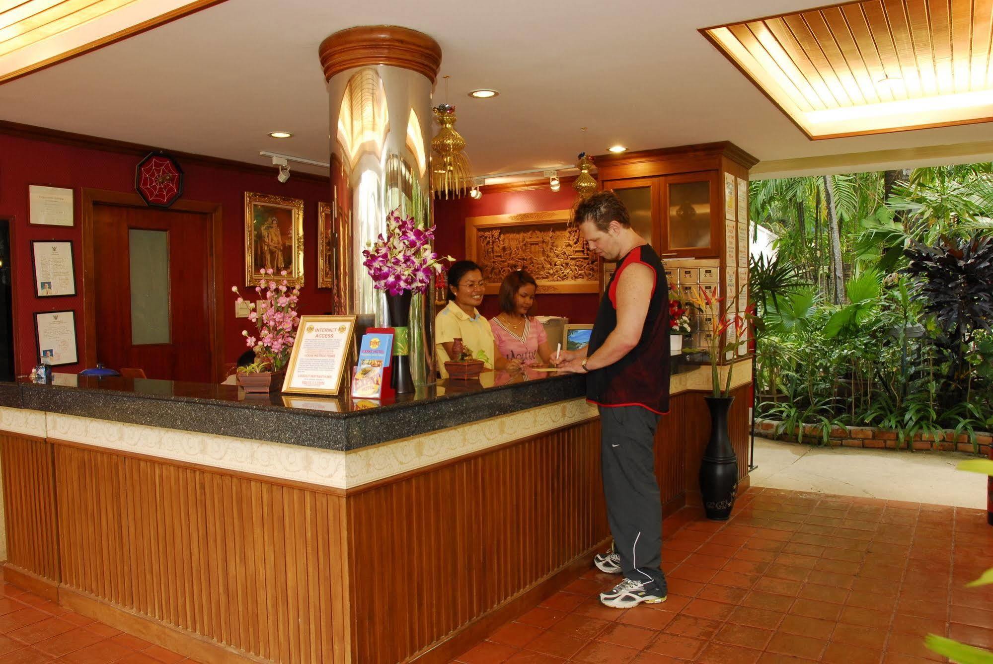 The Expat Hotel Patong Ngoại thất bức ảnh