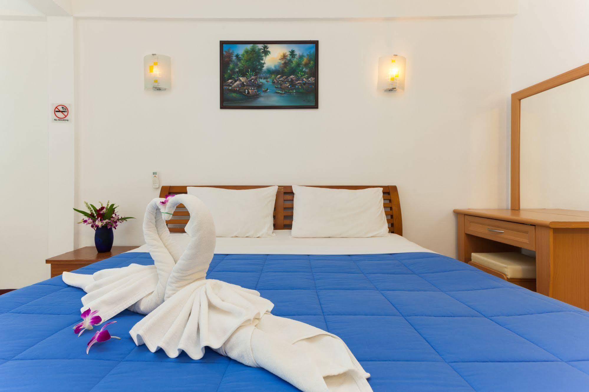 The Expat Hotel Patong Ngoại thất bức ảnh